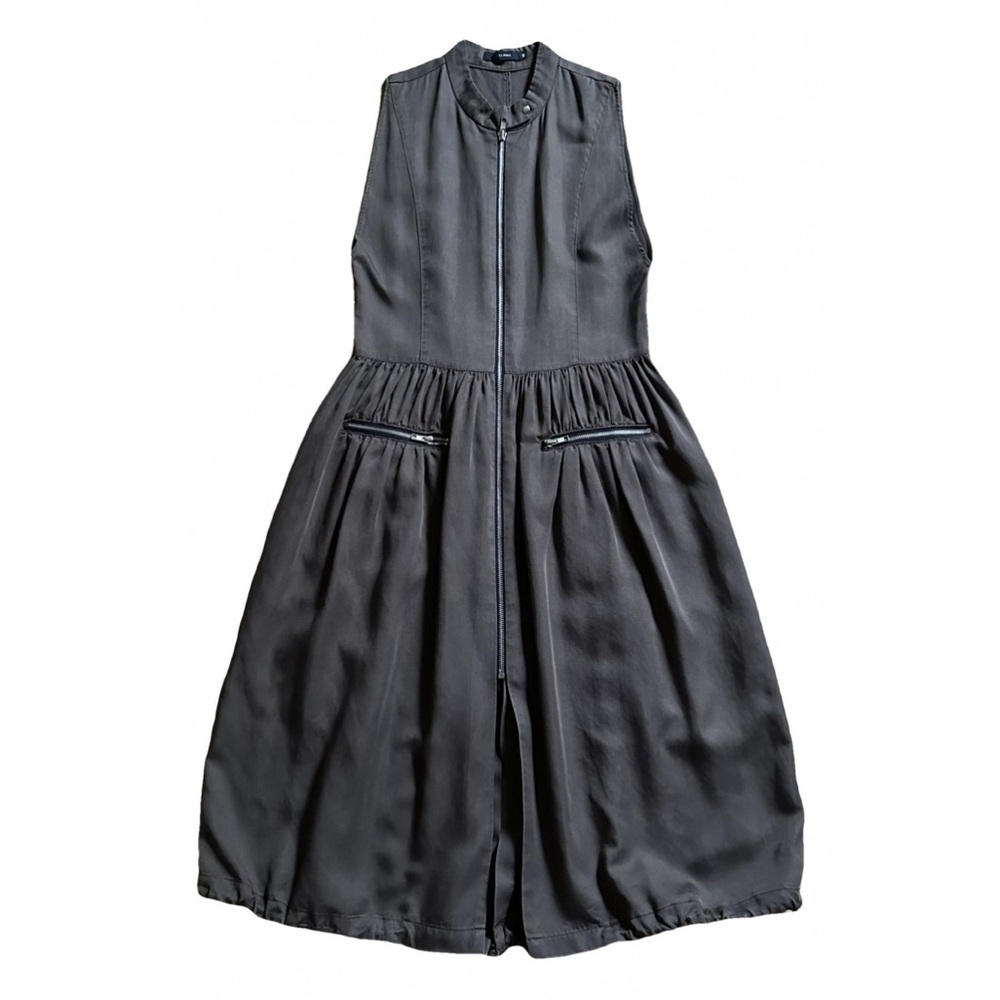 Low classic sleeveless zip fishtail shirt dress